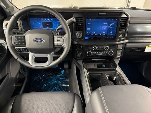 New 2026 Ford F250 Lariat w/ Black Appearance Package AWD/4WD image 8