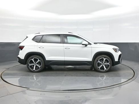 New 2026 Volkswagen Taos SEL AWD/4WD image 8