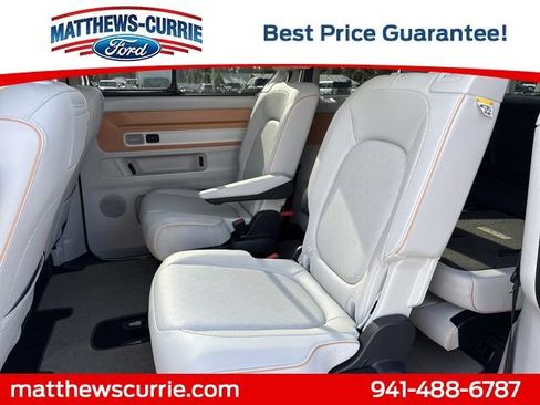Used 2025 Volkswagen ID. Buzz Pro S Plus RWD image 13