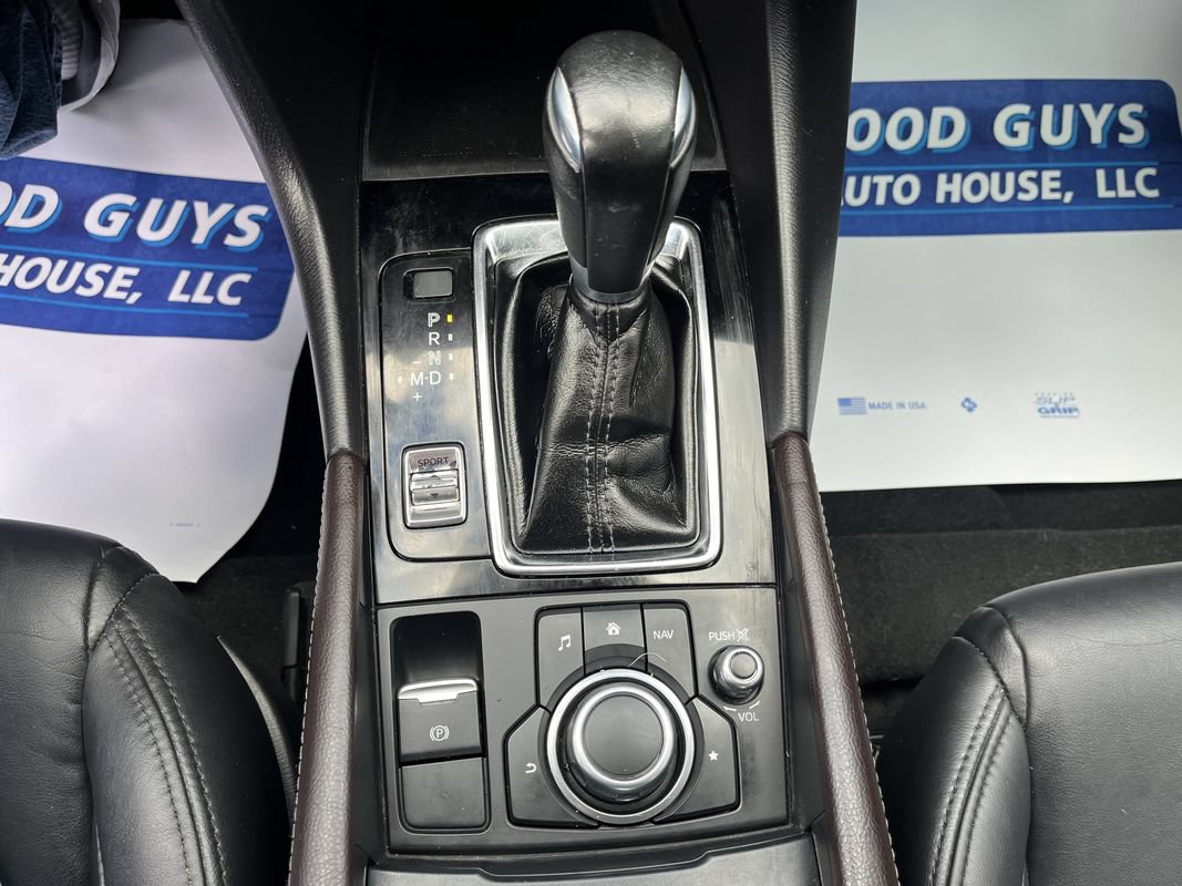 Used 2017 MAZDA MAZDA3 Touring FWD image 13