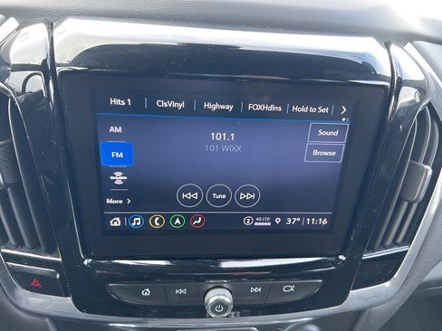 Used 2023 Chevrolet Traverse RS image 12