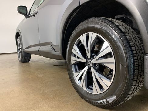 Used 2023 Nissan Rogue SV w/ SV Premium B Package image 15