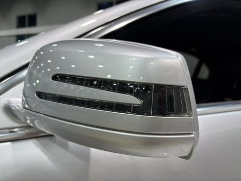 Used 2013 Mercedes-Benz S 63 AMG image 12