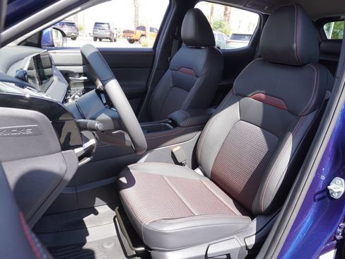 Used 2025 Nissan Kicks SR FWD image 13