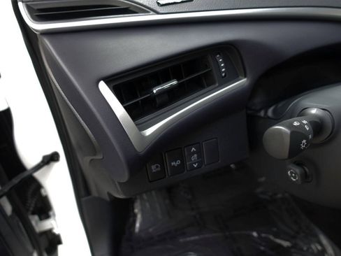 Used 2017 Toyota Mirai FWD image 25