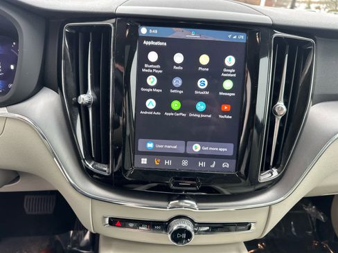 Used 2024 Volvo XC60 B5 Core w/ Climate Package image 23