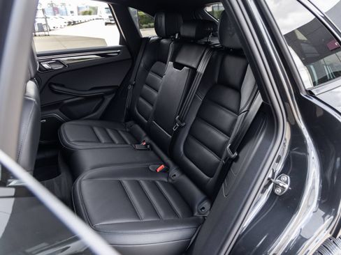 Certified 2026 Porsche Macan AWD/4WD image 36