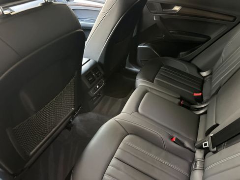 Used 2023 Audi Q5 2.0T Premium w/ Convenience Package AWD/4WD image 4