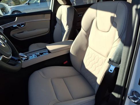 New 2026 Volvo XC90 T8 Plus w/ Protection Package Premier AWD/4WD image 14