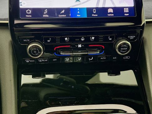 Used 2021 Jeep Grand Cherokee L Overland w/ Luxury Tech Group IV image 17