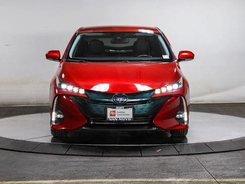 Certified 2017 Toyota Prius Prime Advanced w/ Carpet Mat Package FWD image 6