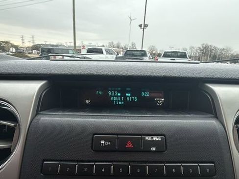 Used 2011 Ford F150 XLT w/ XLT Chrome Pkg image 19