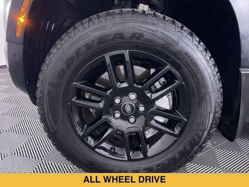 Used 2023 Land Rover Defender 90 SE AWD/4WD image 17