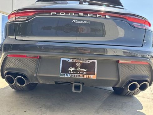 Used 2024 Porsche Macan w/ Premium Plus Package image 10