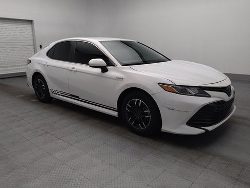 Used 2019 Toyota Camry LE FWD image 11