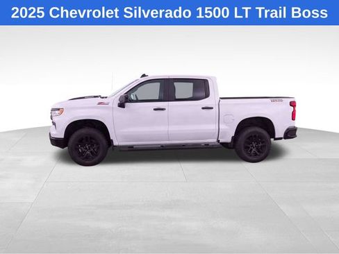 Used 2025 Chevrolet Silverado 1500 LT Trail Boss w/ LT Trail Boss Premium Package AWD/4WD image 2