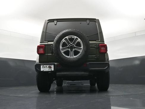 Used 2022 Jeep Wrangler Unlimited Sahara w/ LED Lighting Group AWD/4WD image 23