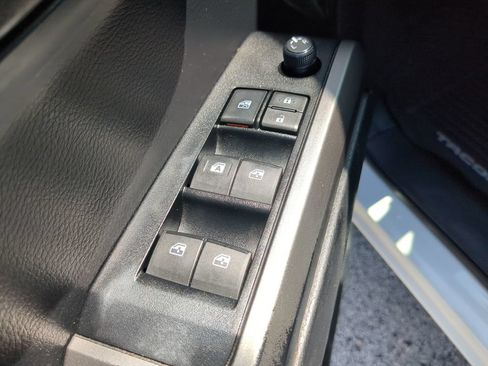 Used 2019 Toyota Tacoma SR5 RWD image 18