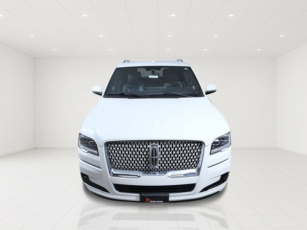 Used 2023 Lincoln Navigator Reserve AWD/4WD image 3
