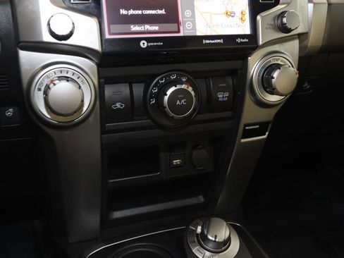 Used 2024 Toyota 4Runner SR5 Premium image 29