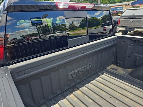 Used 2021 Chevrolet Silverado 1500 High Country w/ Technology Package image 32