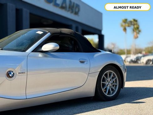 Used 2003 BMW Z4 2.5i RWD image 3