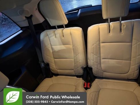 Used 2018 Ford Explorer Platinum image 10