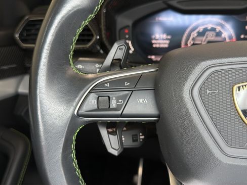Used 2020 Lamborghini Urus AWD/4WD image 26