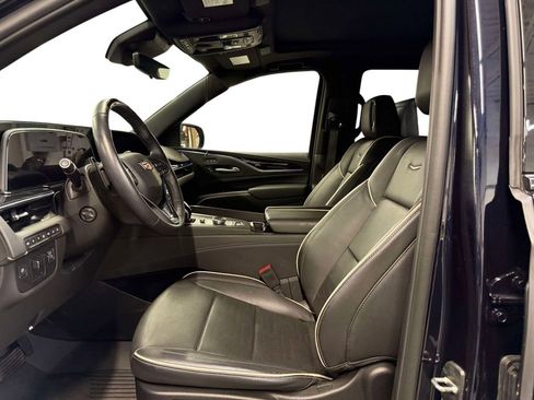 Used 2024 Cadillac Escalade Sport w/ LPO, ONYX Package AWD/4WD image 19