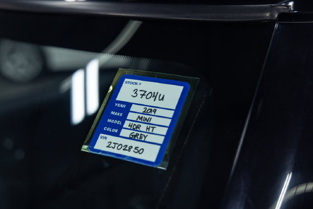Used 2019 MINI Cooper 4-Door Hardtop w/ Storage Package FWD image 27