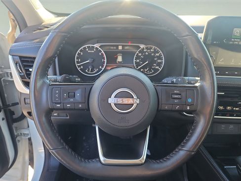 Used 2023 Nissan Rogue SL w/ SL Premium Package image 24