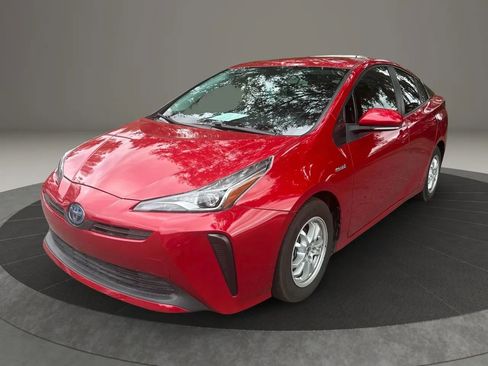 Used 2021 Toyota Prius L Eco image 4