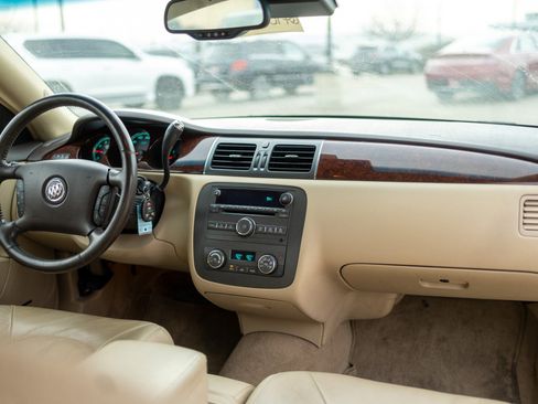 Used 2011 Buick Lucerne CXL image 27