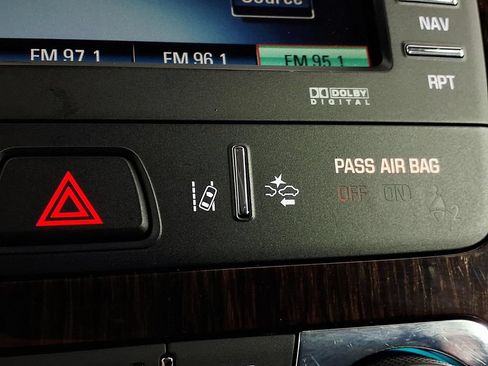 Used 2016 Chevrolet Traverse LTZ FWD image 23