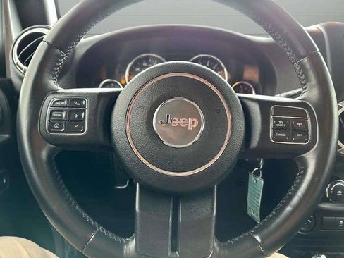 Used 2015 Jeep Wrangler Unlimited Rubicon w/ Dual Top Group AWD/4WD image 12