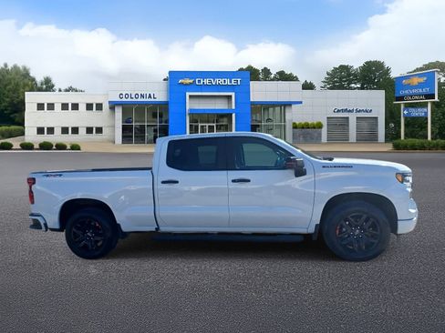 Used 2024 Chevrolet Silverado 1500 RST w/ Redline Edition AWD/4WD image 3