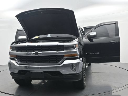 Used 2018 Chevrolet Silverado 1500 LT w/ All Star Edition AWD/4WD image 42