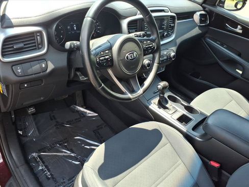 Used 2016 Kia Sorento AWD w/ LX Convenience Package image 6