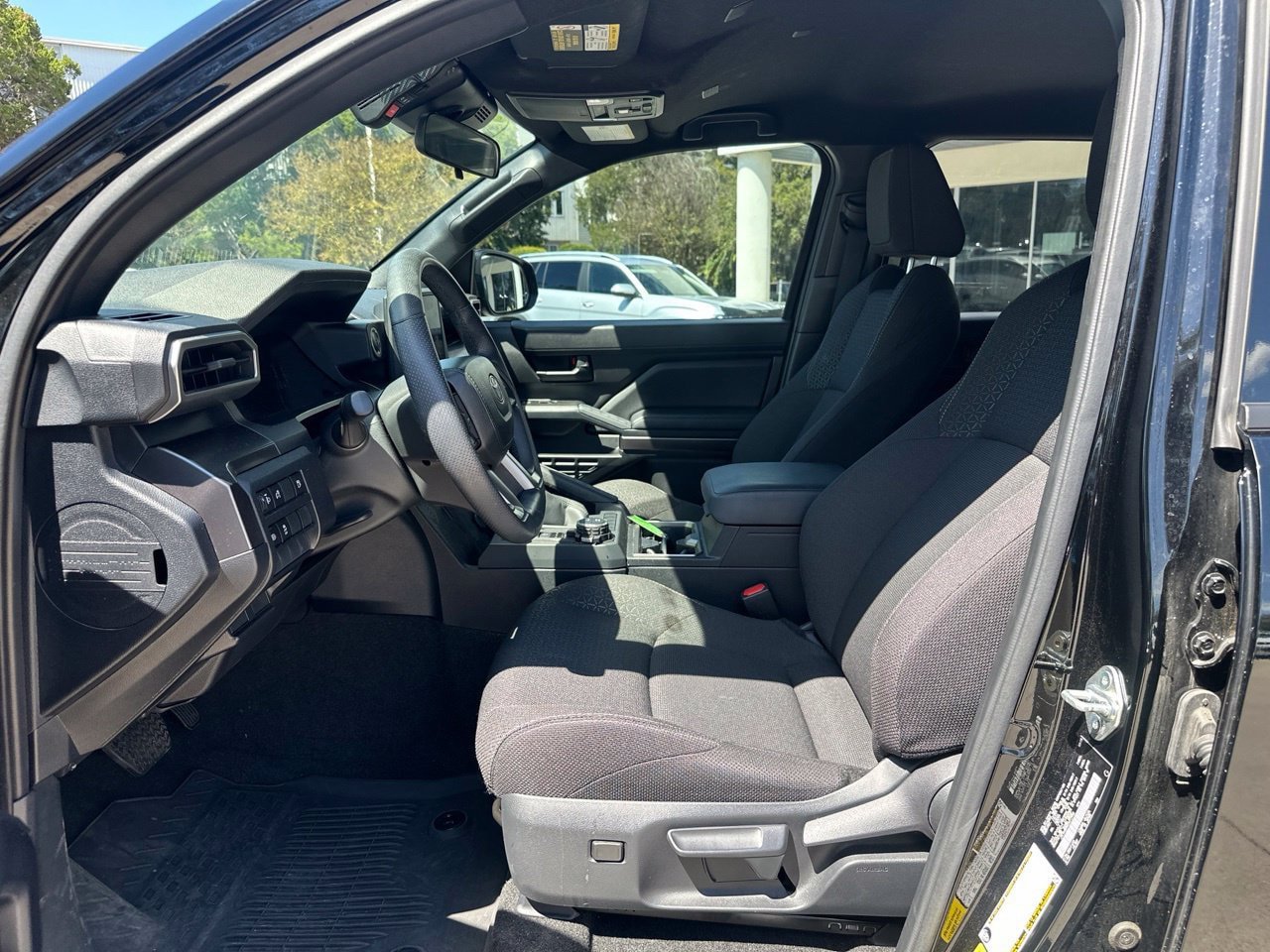 Used 2025 Toyota 4Runner SR5 AWD/4WD image 9