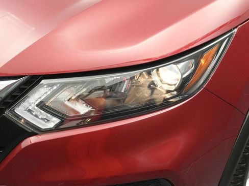 Certified 2022 Nissan Rogue Sport SV AWD/4WD image 9