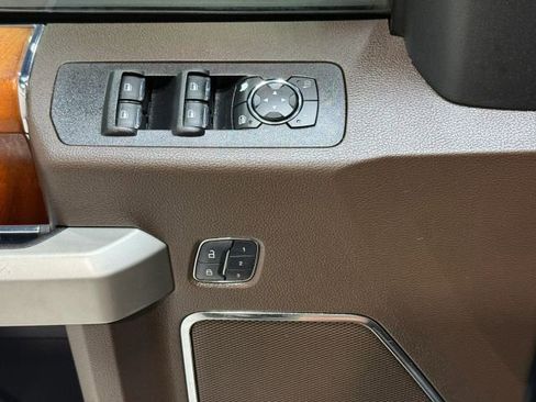 Used 2018 Ford F150 King Ranch w/ Equipment Group 601A Luxury AWD/4WD image 14
