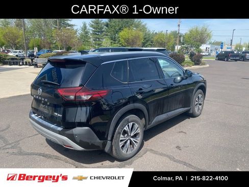 Used 2021 Nissan Rogue SV w/ Premium Package image 3