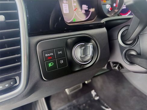 Certified 2022 Porsche Cayenne Turbo image 11