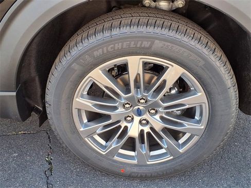 New 2026 Ford Explorer Platinum image 5