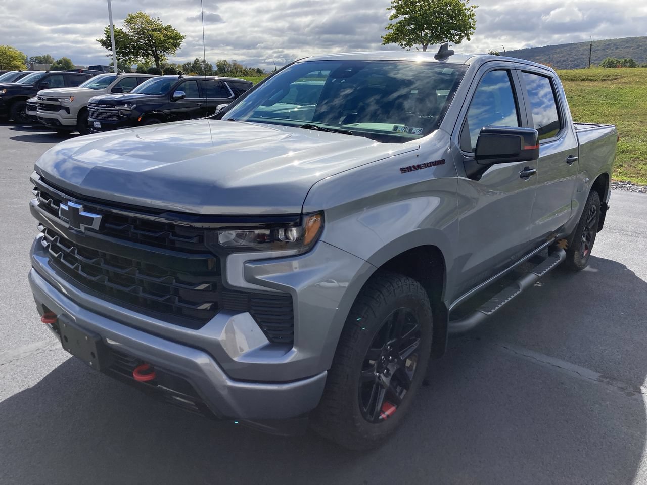 Used 2024 Chevrolet Silverado 1500 RST w/ Redline Edition AWD/4WD image 3