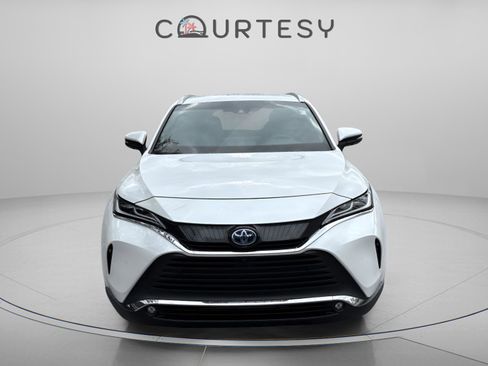 Used 2023 Toyota Venza Limited image 11