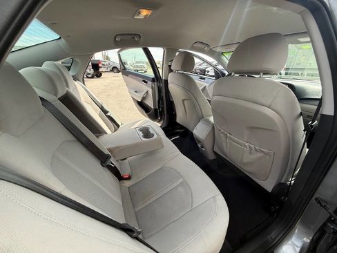Used 2019 Hyundai Sonata SE FWD image 14