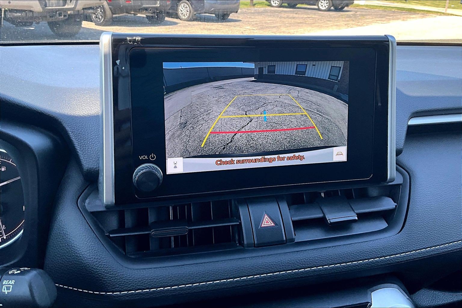 Used 2025 Toyota RAV4 XLE FWD image 30