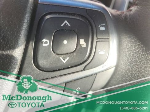 Used 2017 Toyota Camry SE FWD image 11