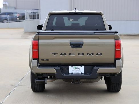 Used 2024 Toyota Tacoma TRD Sport image 7